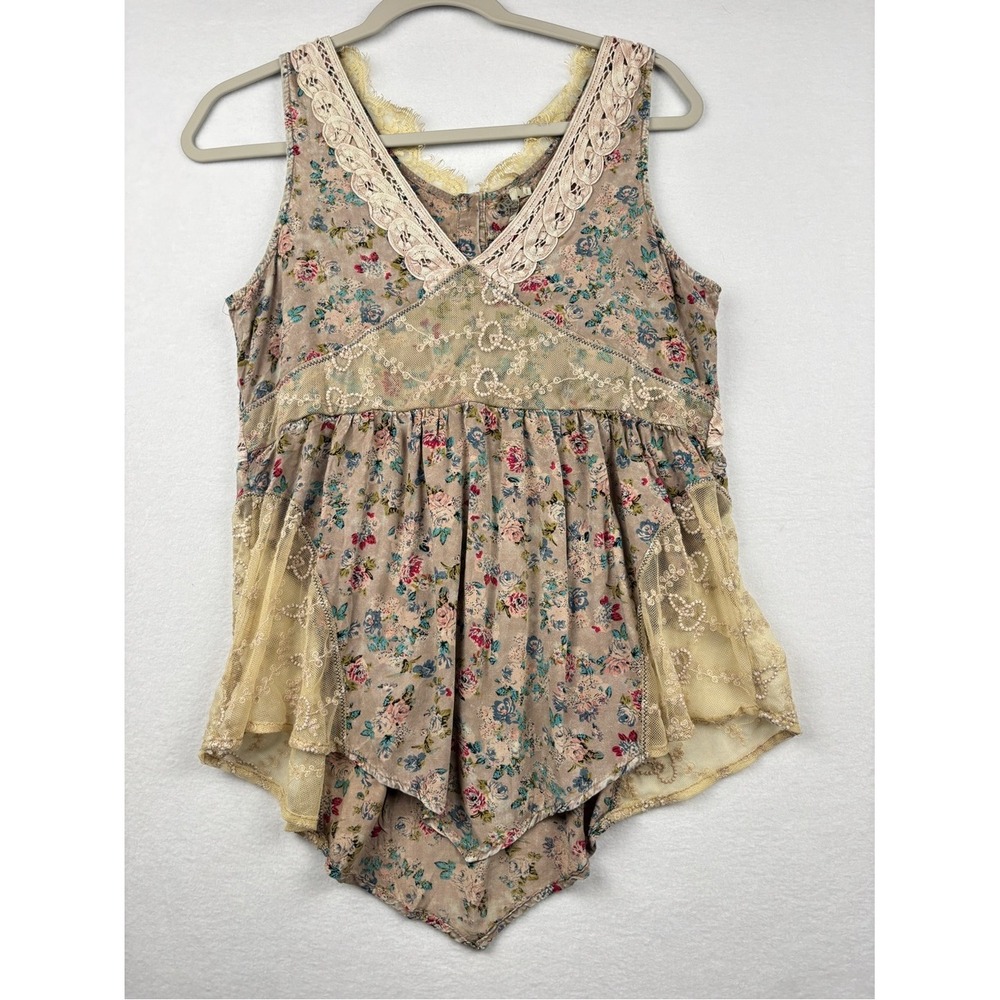 BKE Floral Lace-Trim V-Neck Camisole in Beige with Blue & Pink Flowers